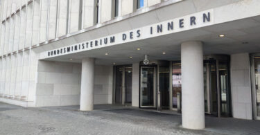 Das Bundesinneministerium gibt grünes Licht für die Zahlbarmachung der TVöD-Gehälter 2025